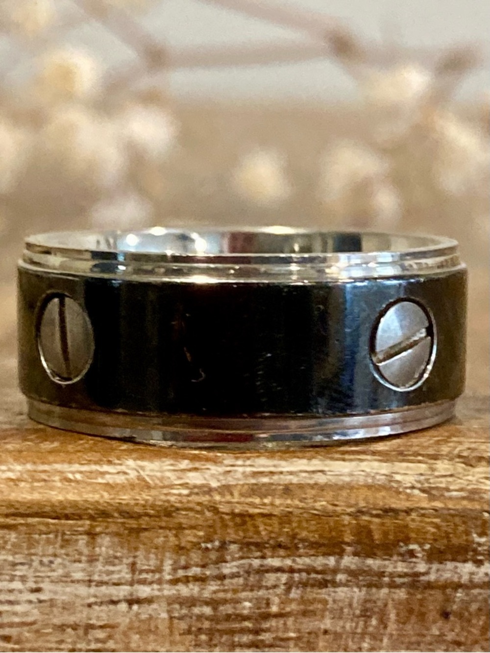 Aldo Black and Silver Screw Accent Men's Ring Size 8.5 - Picture 3 of 13